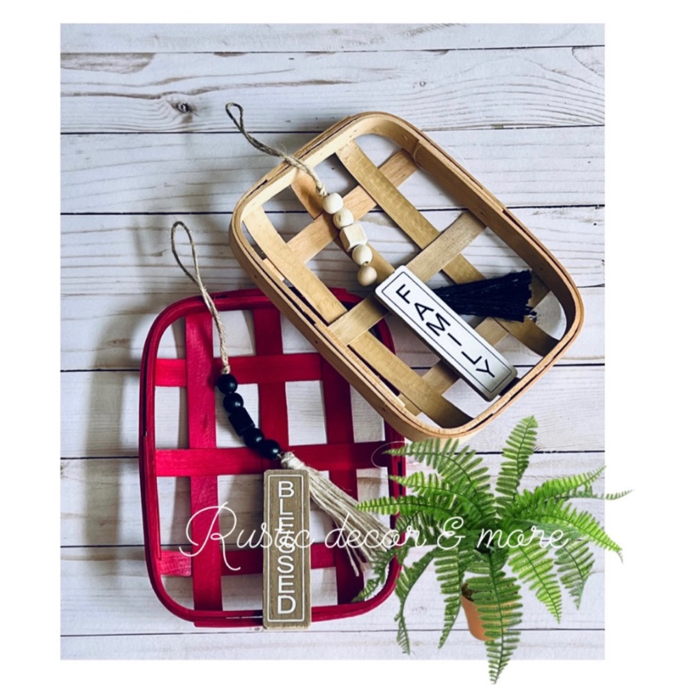 Farmhouse Tabaco Baskets & Farmhouse Garland